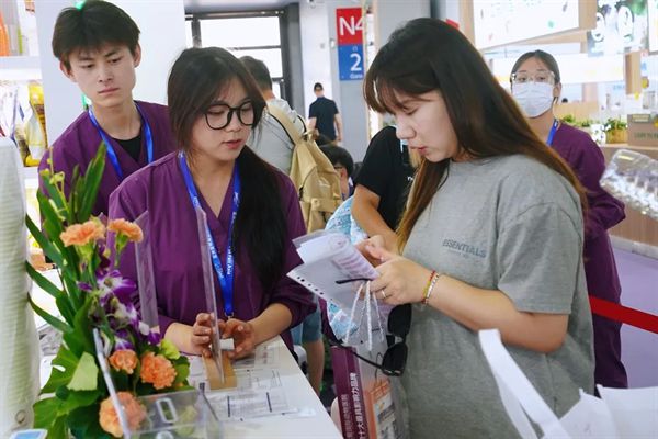 宠爱国际惊艳现身2024年亚宠展携前沿医疗理念与丰富产品引领行业风尚(图4)