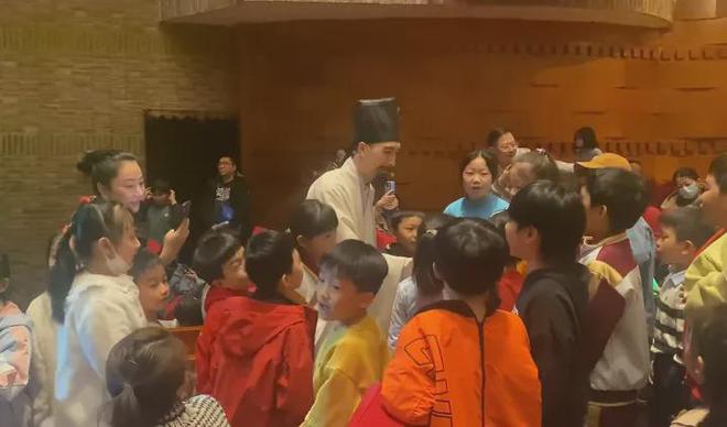 【太原】余票告急欲购从速 太原版“诗词大会”！8大诗人、光影舞台、全场诵诗一睹诗仙风采(图22)