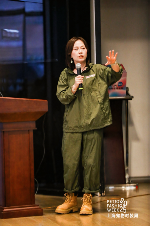 第三届上海宠物时装周圆满落幕 Petstar主题大秀展示人宠时尚风(图1)