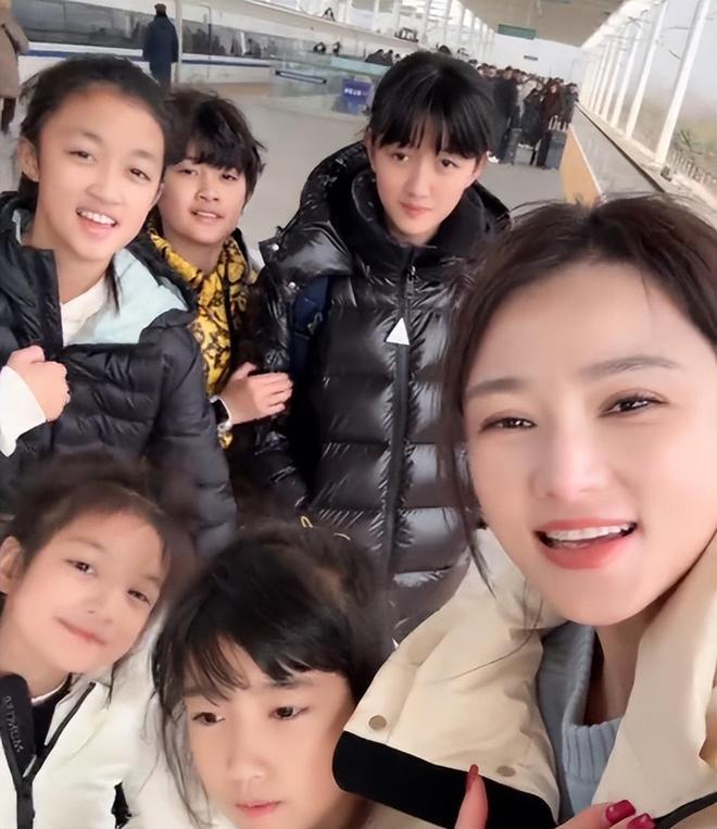 河南39岁女子连生6娃每个娃配一个保姆家教丈夫身份却不一般(图14)