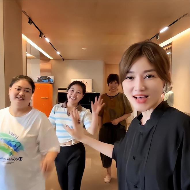 河南39岁女子连生6娃每个娃配一个保姆家教丈夫身份却不一般(图9)