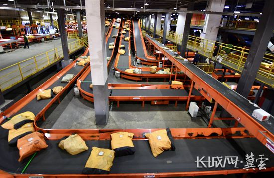 “小包裹”成大产业 河北快递业务量跃居全国第四(图1)