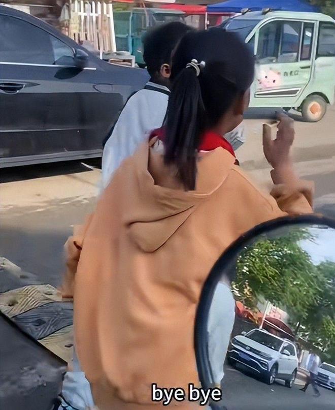 江苏05年女生跑外卖独自养活3个弟妹！京东的一个举动让人泪目(图13)