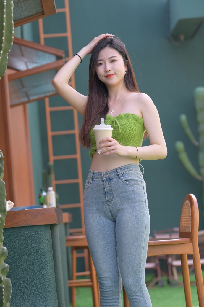 两个人在车里？我视频(图1)